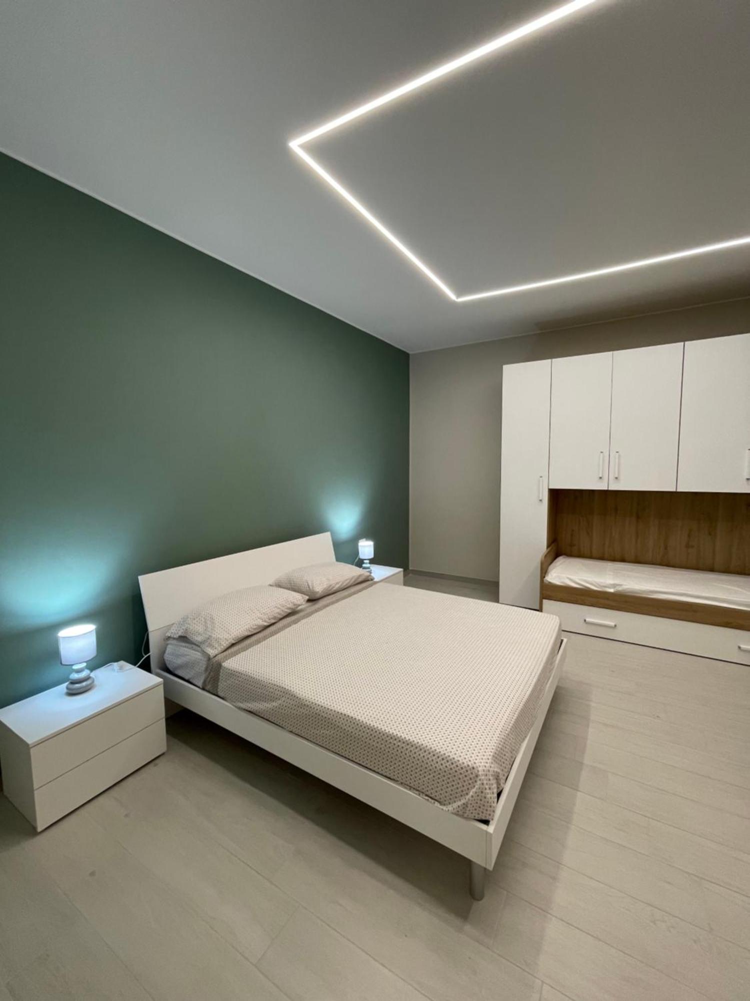 Luma Holiday Homes Mondragone Esterno foto