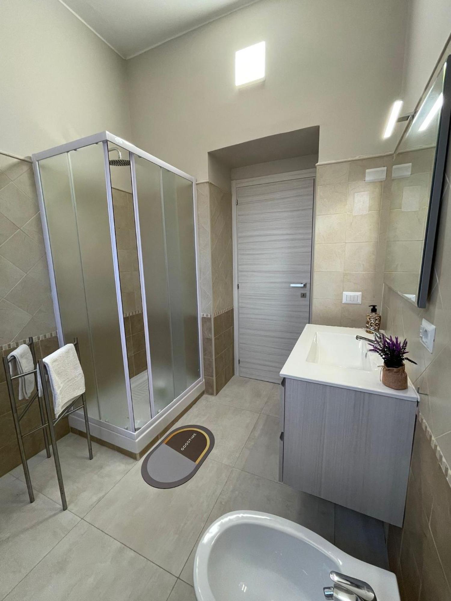 Luma Holiday Homes Mondragone Esterno foto