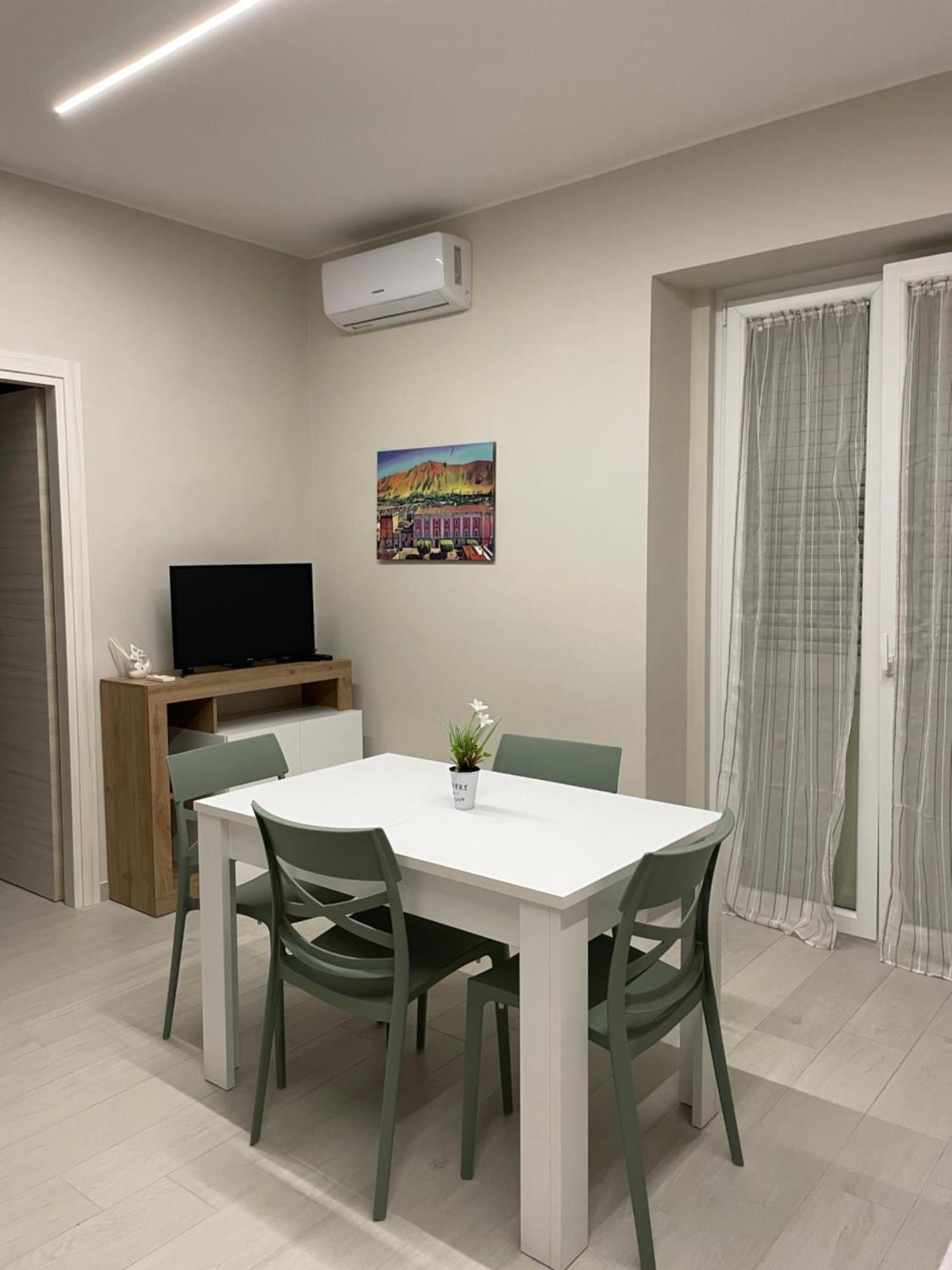Luma Holiday Homes Mondragone Esterno foto