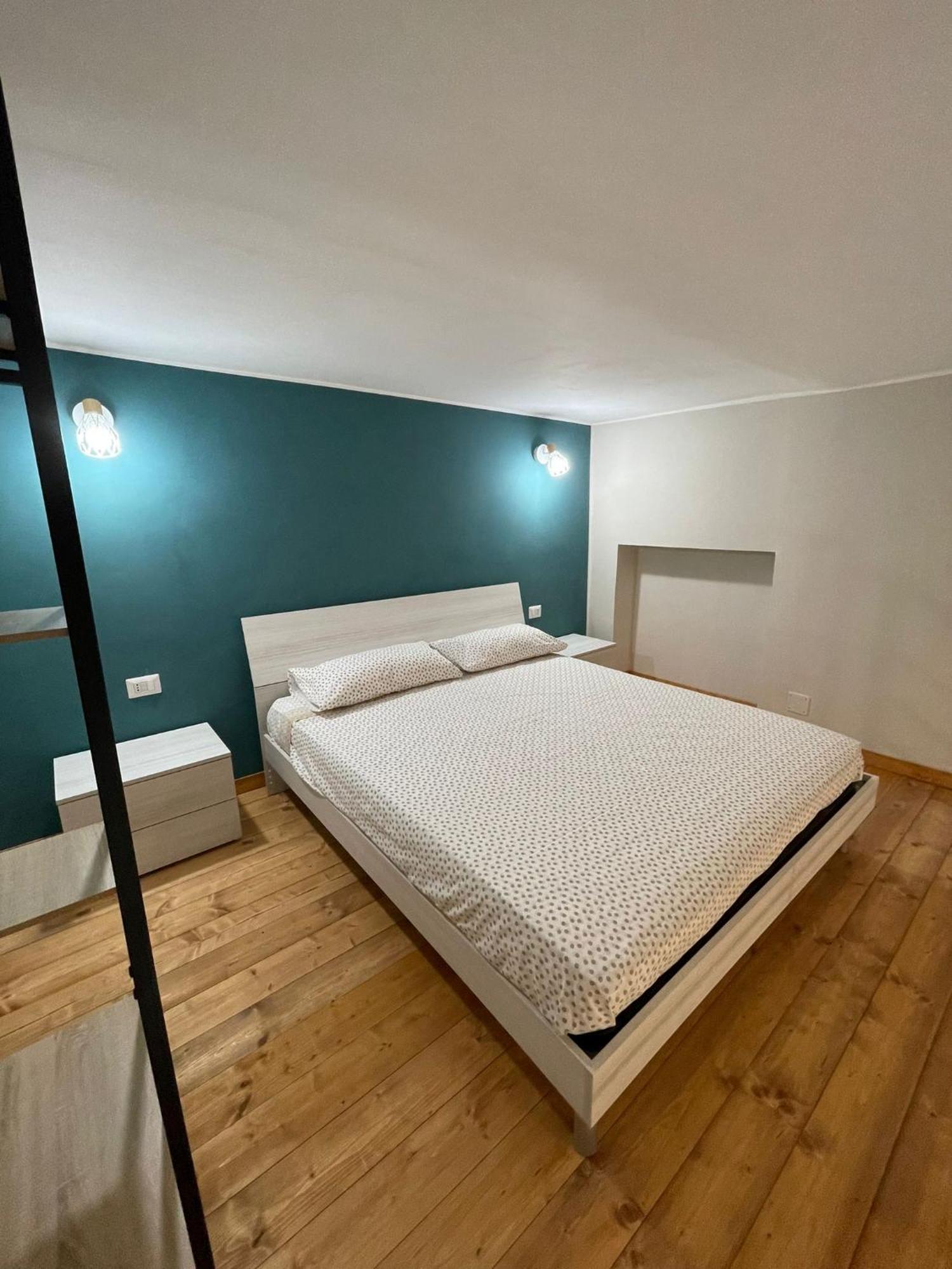 Luma Holiday Homes Mondragone Esterno foto